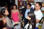 Vidhu Vinod Chopra at Anushka Joshi book launch in Fort on 28th April 2015